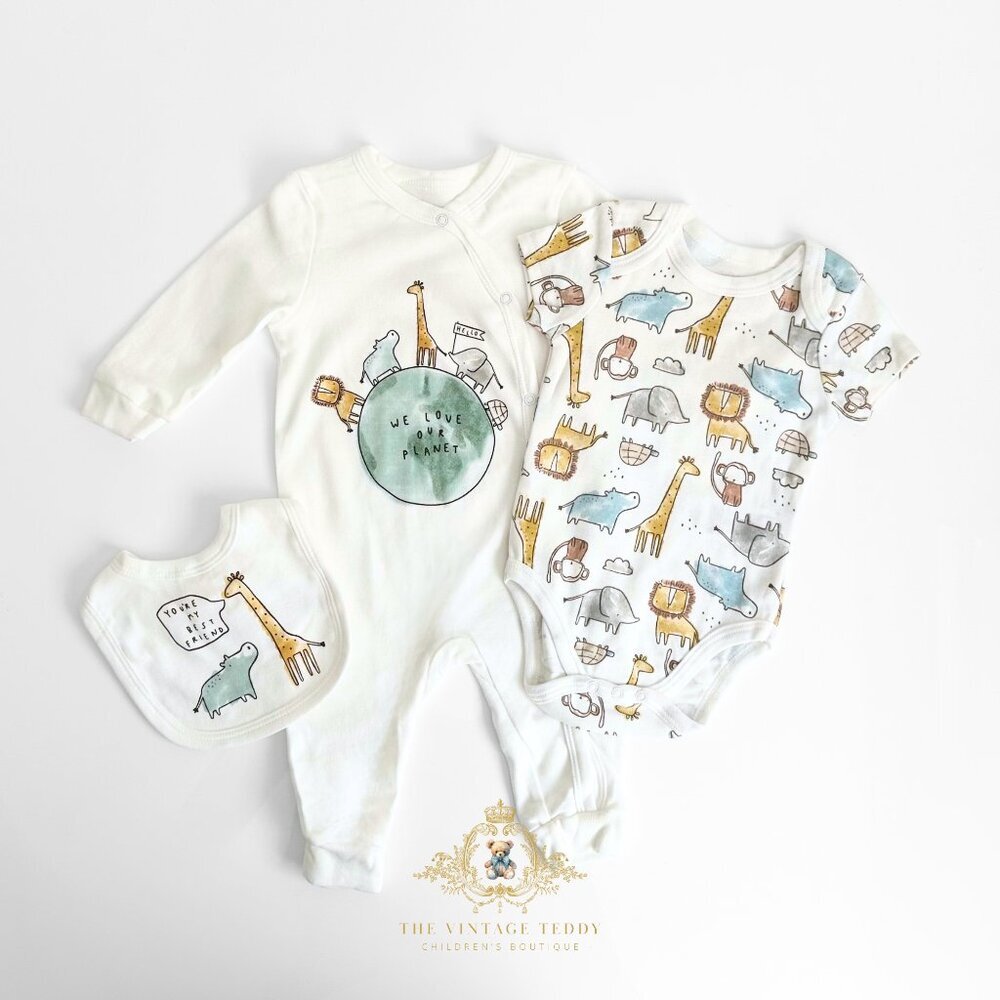 NWT Cute Baby Sleep N' Play Bodysuit Onesie & Bib 3 Piece Matching Set 18M